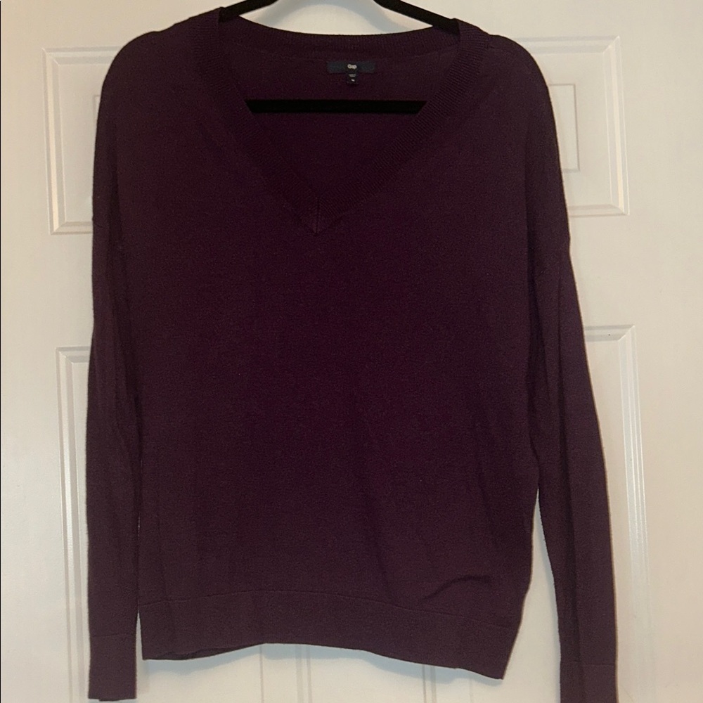Gap V-Neck Timeless Sweater M Plum Vintage Basic Classic Relaxed Lightweight
